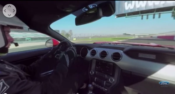 Este vídeo a bordo de un Ford Mustang es realmente impresionante (vídeo)