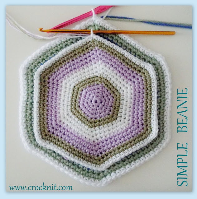 how to crochet a simple beanie, beanies, hats, photo tutorial,