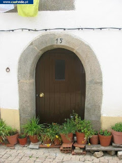 OGIVAL DOORS / Portas Ogivais, Castelo de Vide, Portugal