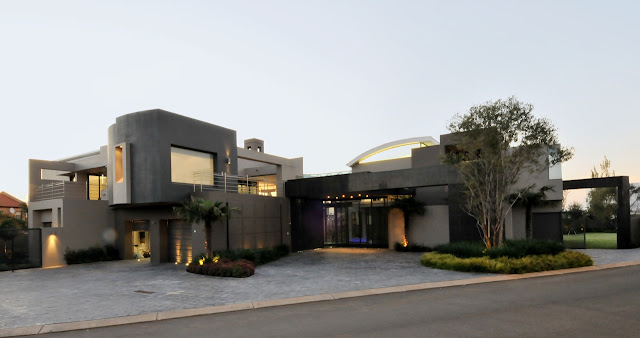 Modern home as seen from the street 