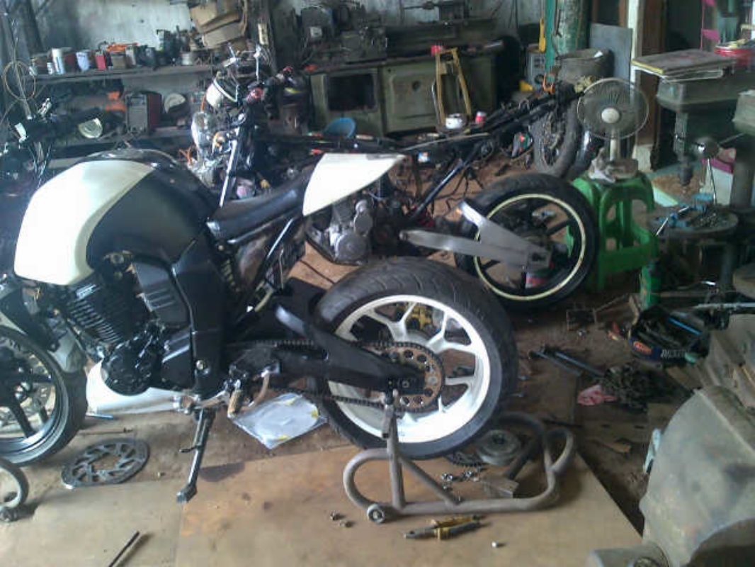 Swing ARM Custom Untuk Motor Sport