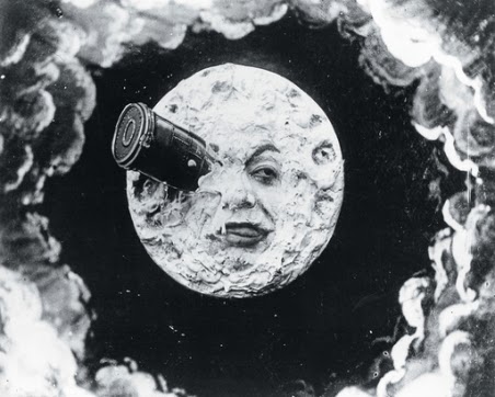  Marie-Georges-Jean-Méliès foi um ilusionista francês de sucesso e um dos precursores do cinema, que usava inventivos efeitos fotográficos para criar mundos fantásticos. 