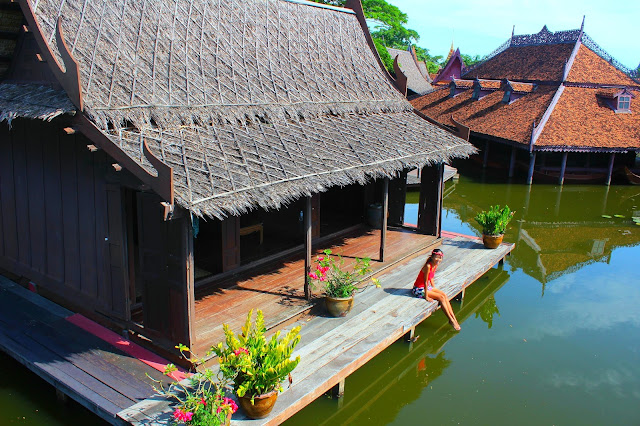 floating market in thailand