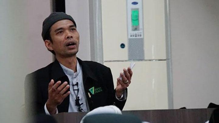 Subhanallah! Peci Ustaz Abdul Somad Terjual Rp 40 Juta, Tasbih Rp 70 Juta