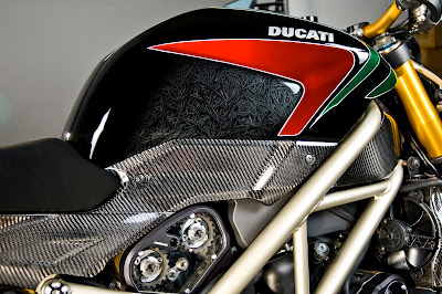 Ducati Streetfighter Rolling Rizoma by Motovation