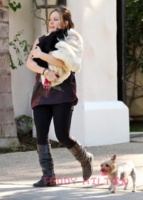 Hillary Duff dan kucing hitamnya