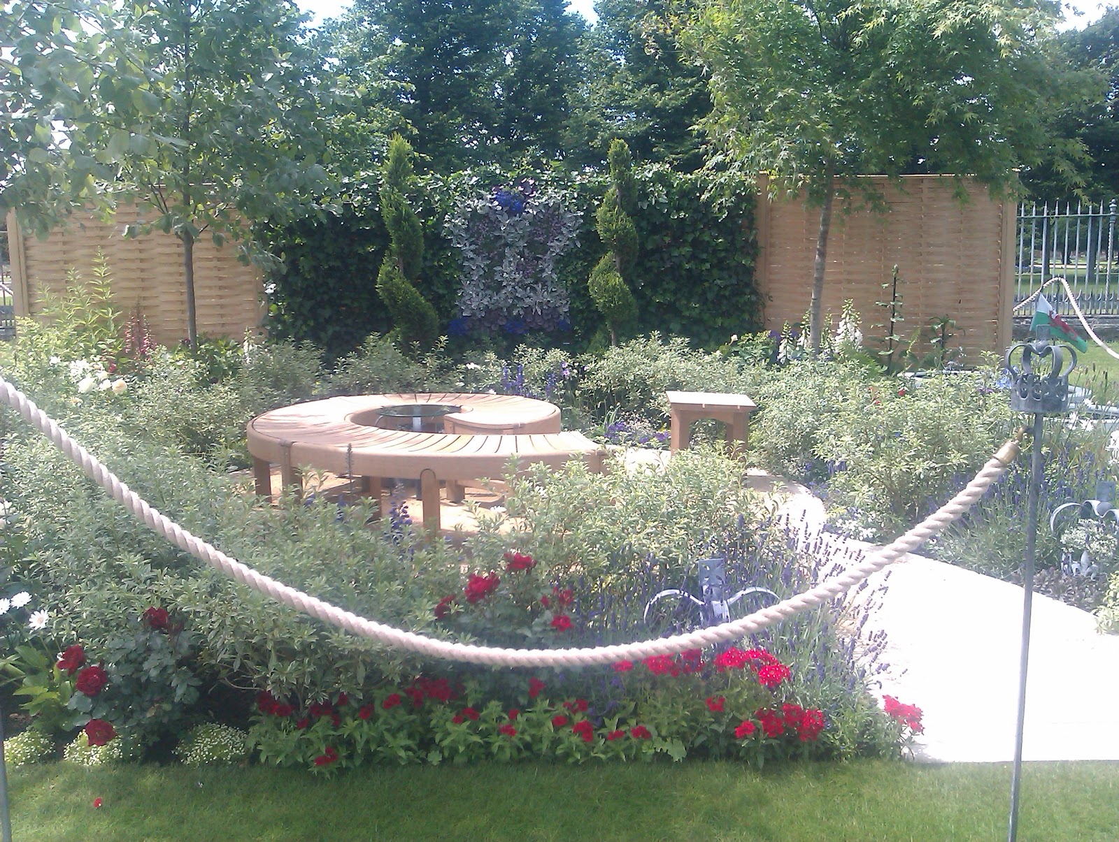 Julia Shaw Garden Design: July 2012