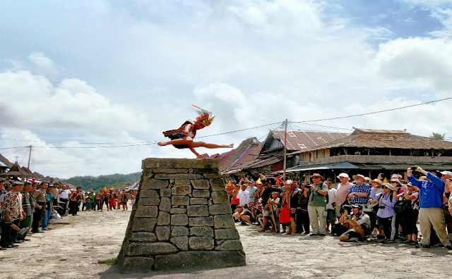 Destinasi Wisata Lompat Batu Nias