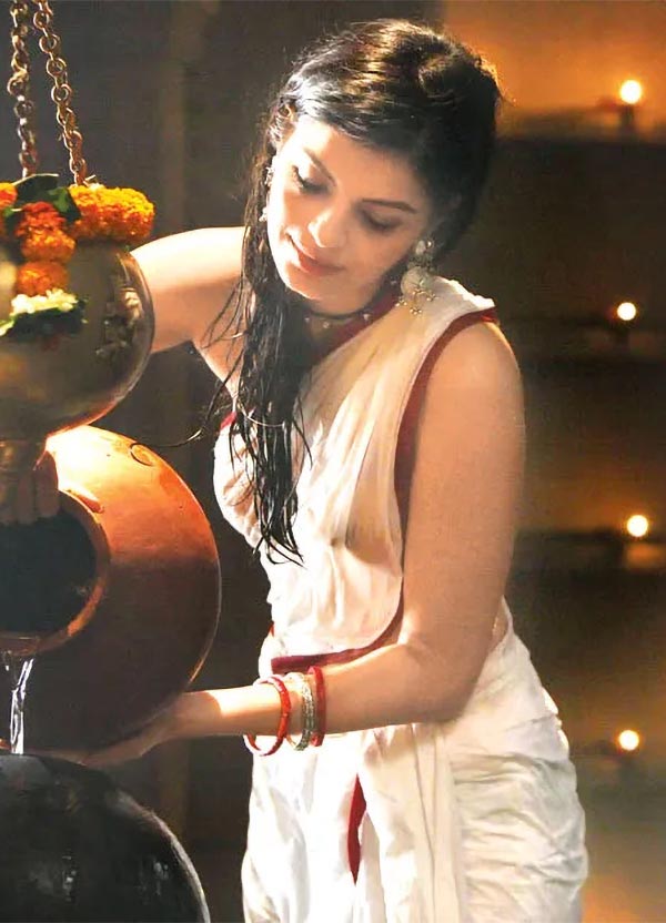 sonali raut white wet saree bollywood actress