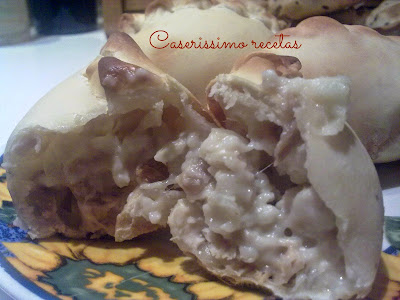 http://caserissimorecetas.blogspot.com.ar/2013/03/empanadas-de-pollo-y-salsa-blanca.html