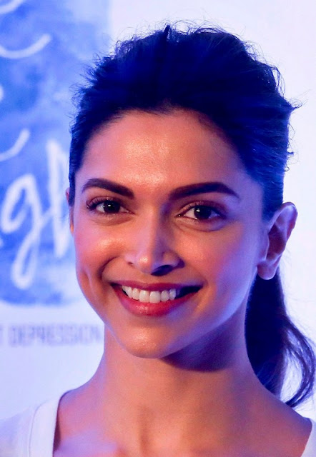 deepika padukone new images at event 