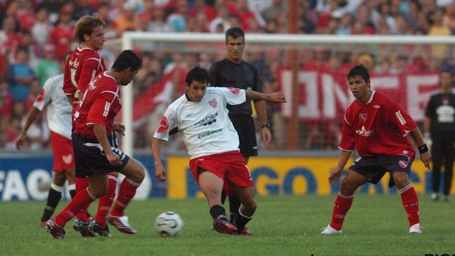 En el clausura 2006 Independiente goleó a Instituto por 5-0. Sergio Agüero marcó uno de los goles de la victoria.