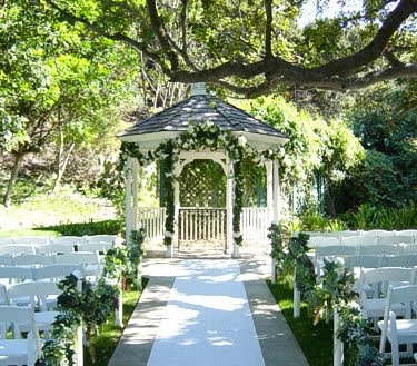If you are looking for outdoor wedding ideas look no further