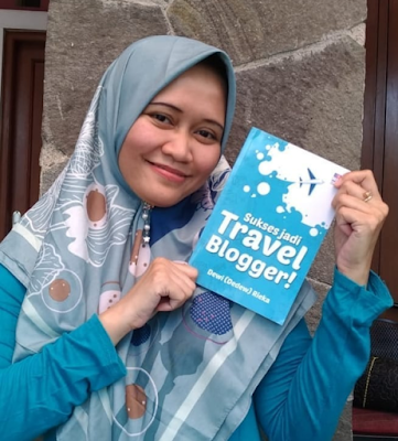 Buku Sukses Jadi Travel Blogger Dewi Rieka