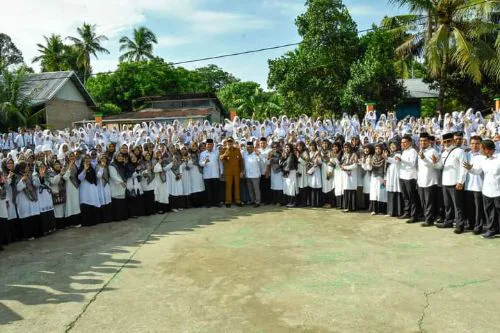 Wako Hendri Septa berpesan kepada pelajar untuk rajin belajar dan mengukir prestasi sejak dini.