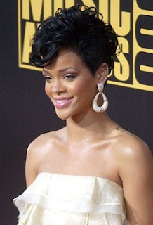 Rihanna curly hairstyle