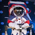 NASA presenta el traje espacial en el que un hombre o mujer volverá a caminar por la Luna