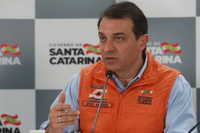 Governador de Santa Catarina, Carlos Moisés, é alvo de operação da PF