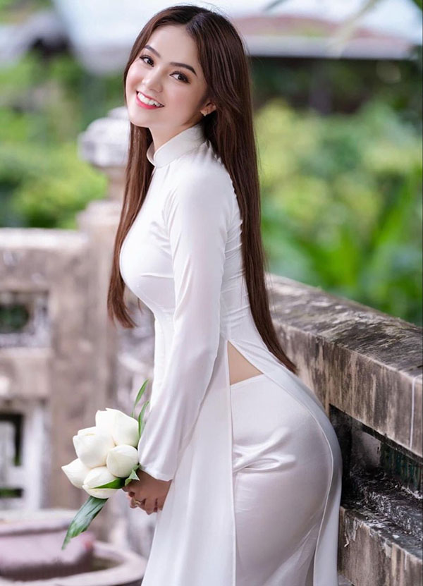 Thiếu nữ áo dài trắng