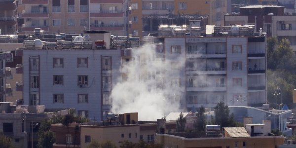 Κούρδοι μαχητές εμποδίζουν τους Αμερικανούς να φύγουν από τη Συρία