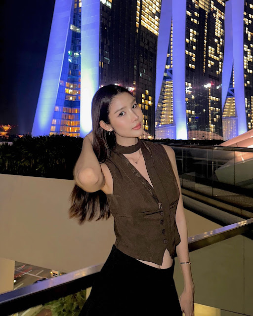 Pawnnatcha Uppatamchat – Most Cute Thailand Transgender Girl Night Style Ideas in Vest Top with Mini Pleated Skirt