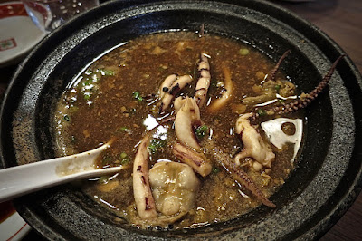 Nobu-ya (信屋), squid tentacles and guts