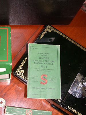 Singer 221 Featherweight Sewing Machine Manual