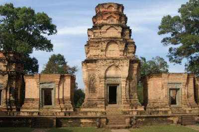 Image of Prasat Kravan, consecrated in 921 and built in the reign of Harshavarman I (915-923)