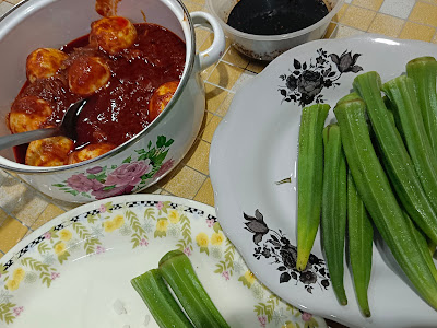 Bersahur Dengan Sambal Telur Memang Sedap