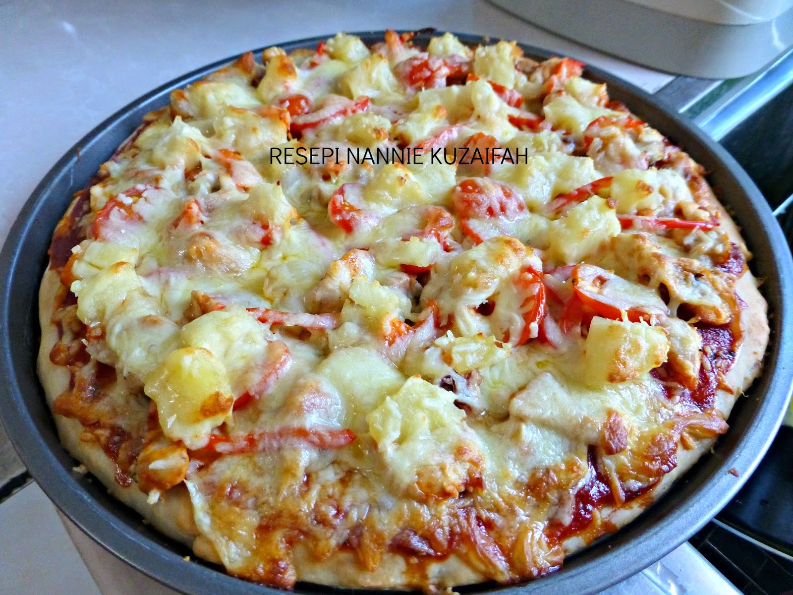 RESEPI NENNIE KHUZAIFAH: Pizza ayam Hawaiian