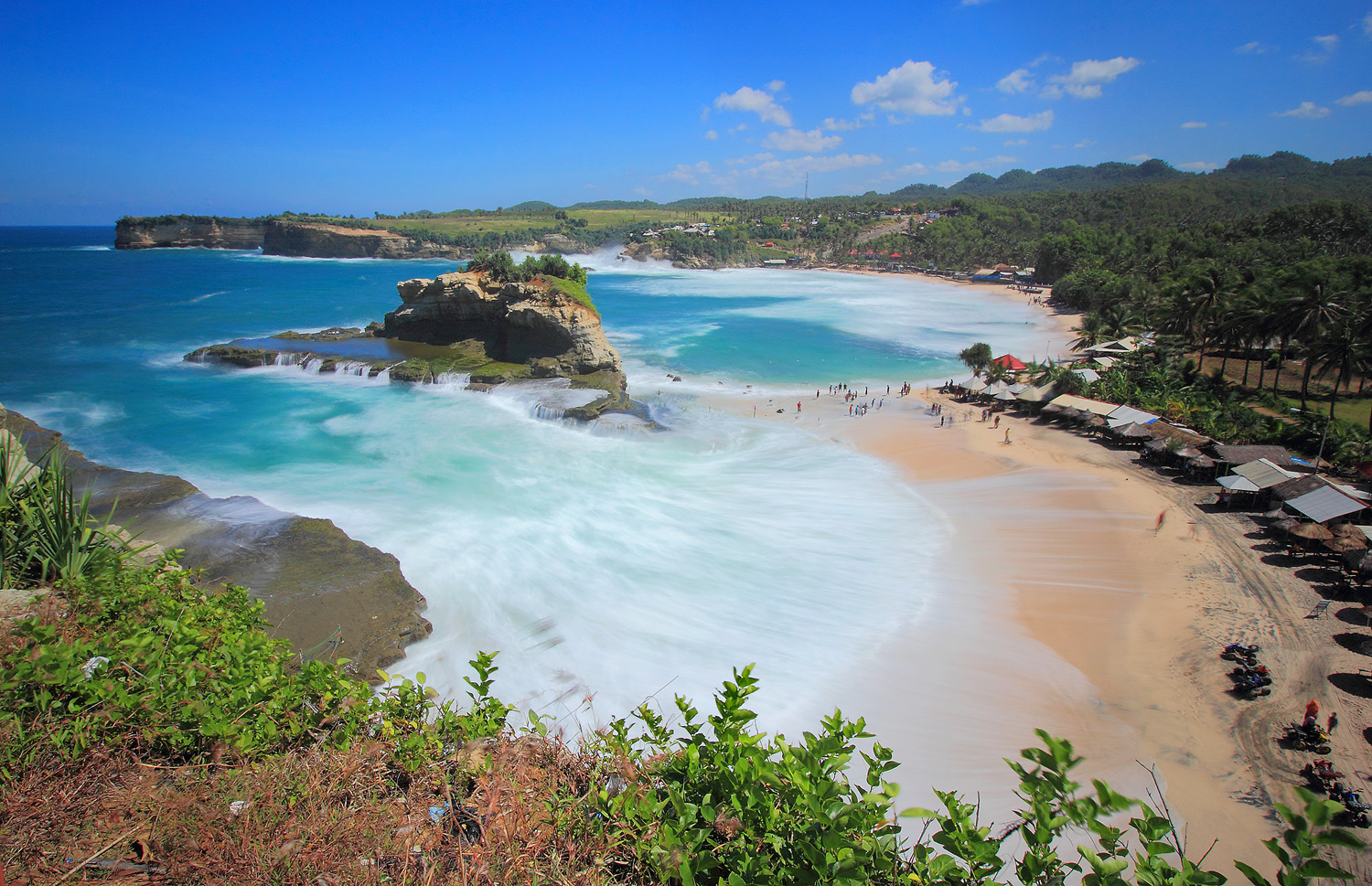 Indonesia Sungguh Indah Basah di Pantai  Klayar 