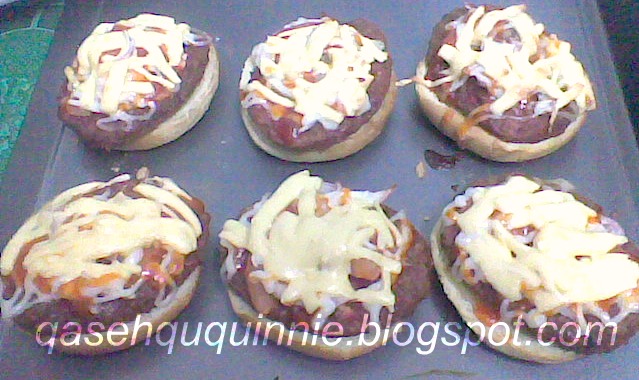 Qasehqu quinnie: Mini pizza telor dan daging burger