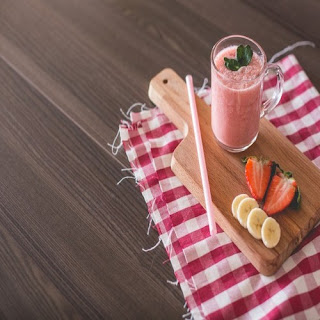 strawberry-banana-oatmeal-smoothie