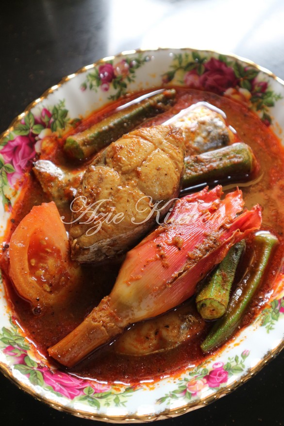 Asam Pedas Ikan Tenggiri - Azie Kitchen