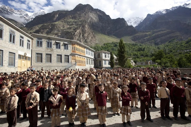 Pakistani school kids