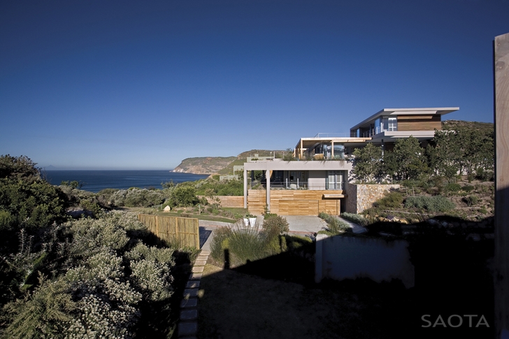 Beautiful Plett 6541+2 Home by SAOTA in the nature
