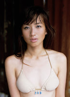 Maomi Yuuki 優木まおみ sexy japanese gravure idol bikini girl photo gallery