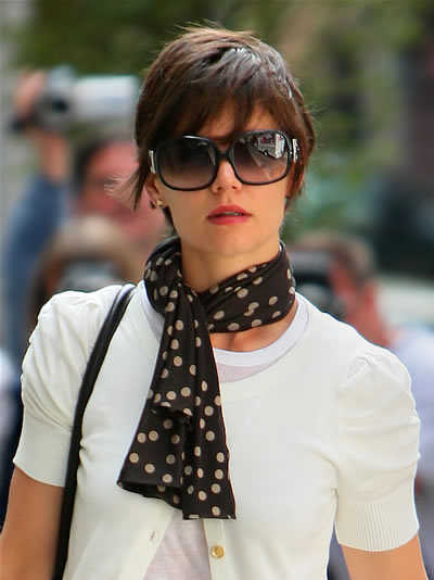 katie holmes short hairstyle. katie holmes short hair.