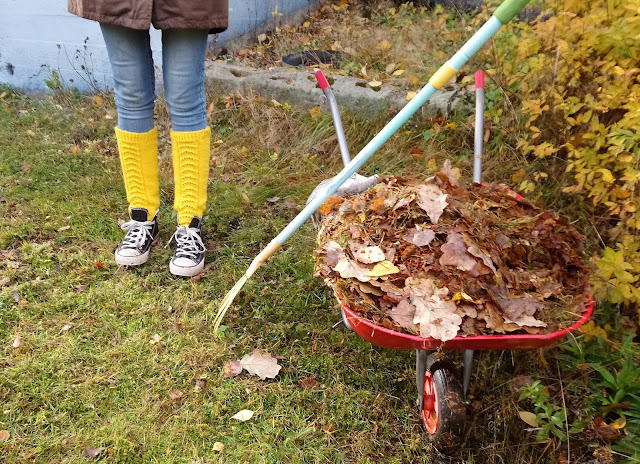 naisen pitsineule villasukat ohje