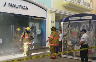 Fuego en Náutica: Incendio en tienda de ropa de Plaza La Isla 