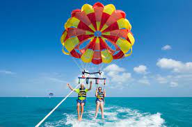 Parasailing in Dubai