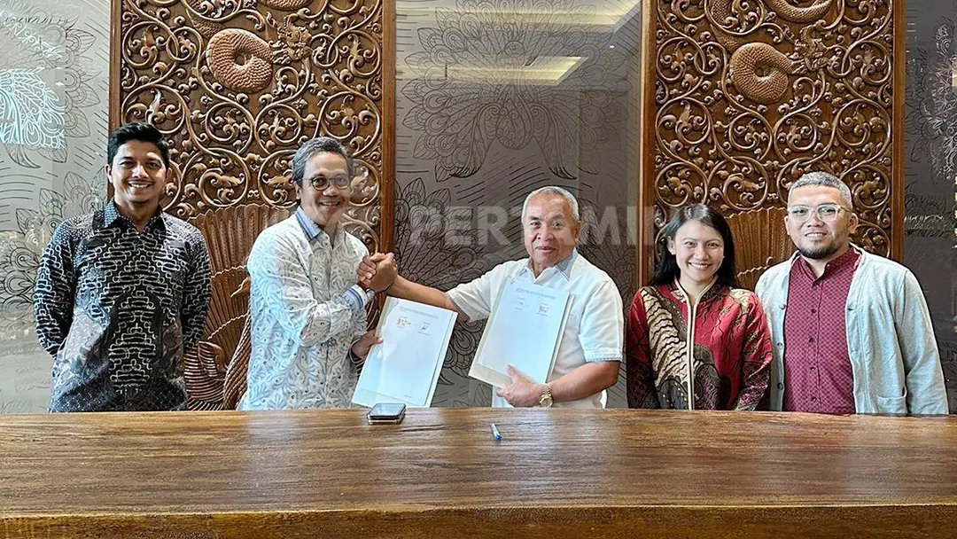 Gubernur Kalimantan Timur, Dr. H. Isran Noor, dan Direktur Utama Pertamina NRE, Dannif Danusaputro