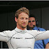 Sobre el final Button consigue la pole en Montecarlo