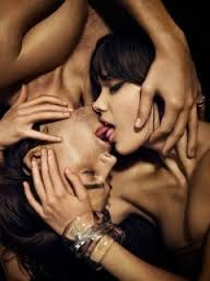 Lest hd Kiss stock photos images wallpaper free downlod...10