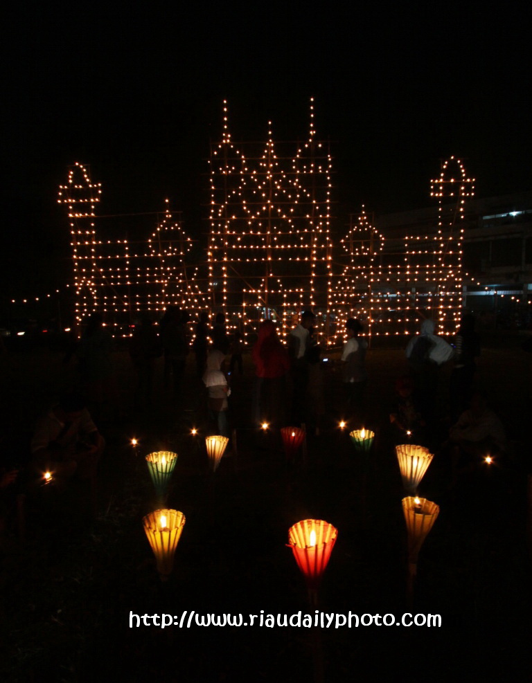 FESTIVAL LAMPU COLOK PELESTARIAN KEARIFAN LOKAL BUDAYA 