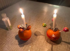 Photo of two Christingles.