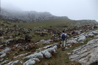 La niebla nos espera en la cima