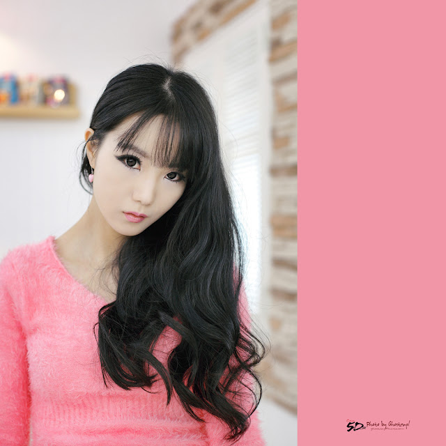 Im Soo Yeon - Lovely in Pink Dress