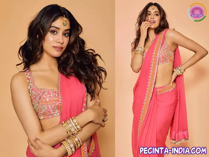 Sari Pink dengan Blus Janhvi Kapoor