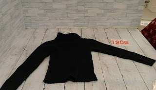 中古品　子供服　 ａ.ｖ.ｖ　ニットアウター　１２０㎝　３９０円 